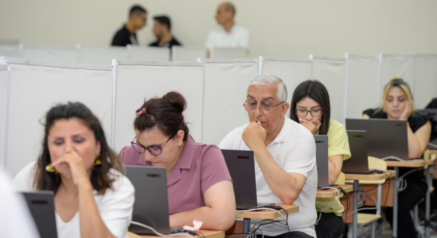 Müəllimlərə ŞAD XƏBƏR: Sertfikasiya balları ARTIRILIB