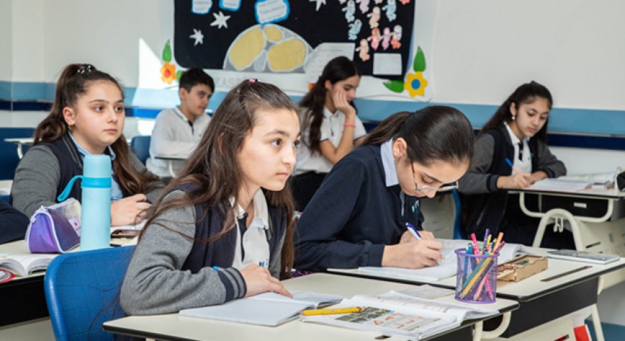 11-ci siniflərin ingilis dili üzrə ən uğurlu MƏKTƏBLƏRİ