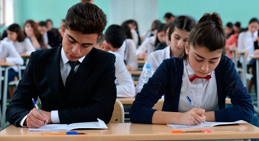 Rus dili üzrə ən yüksək nəticə göstərən məktəblər AÇIQLANDI