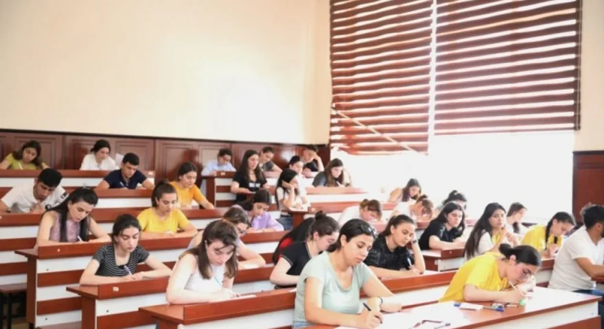 Qiyabi təhsil "risk zonası"ndadır? -&nbsp;"Yeni qaydaların tətbiqinə ehtiyac var"