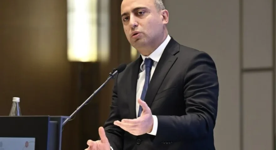 Nazir:&nbsp;"Əzbərçilik stereotipindən çıxmalıyıq"
