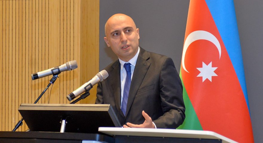 Emin Əmrullayevdən Bilik Günü təbriki