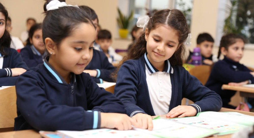 &ldquo;Uşağın əvəzinə hər şeyi etməyin&rdquo;: Məktəbə adaptasiyanın əsas şərtləri