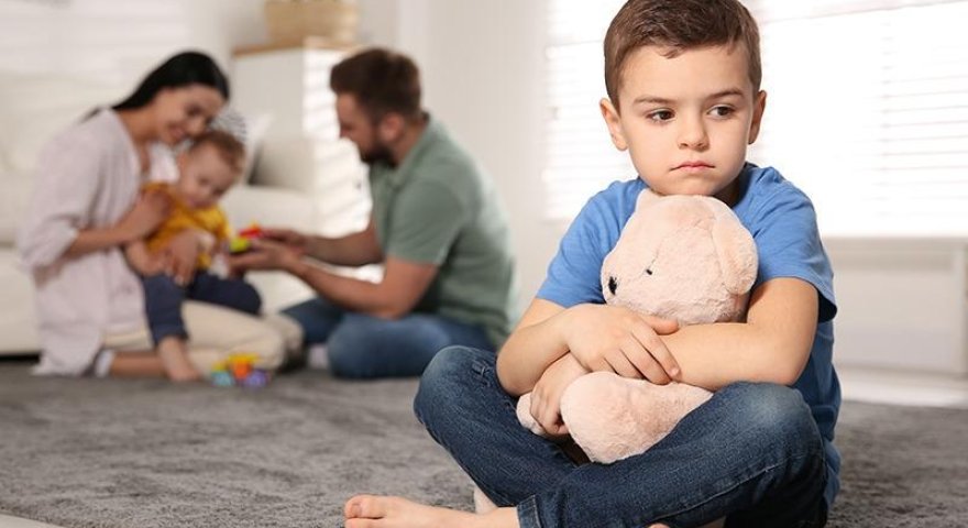 Uşağın özünəinamını sındıran görünməz amillər -&nbsp;Sosial medianın və ailənin ROLU