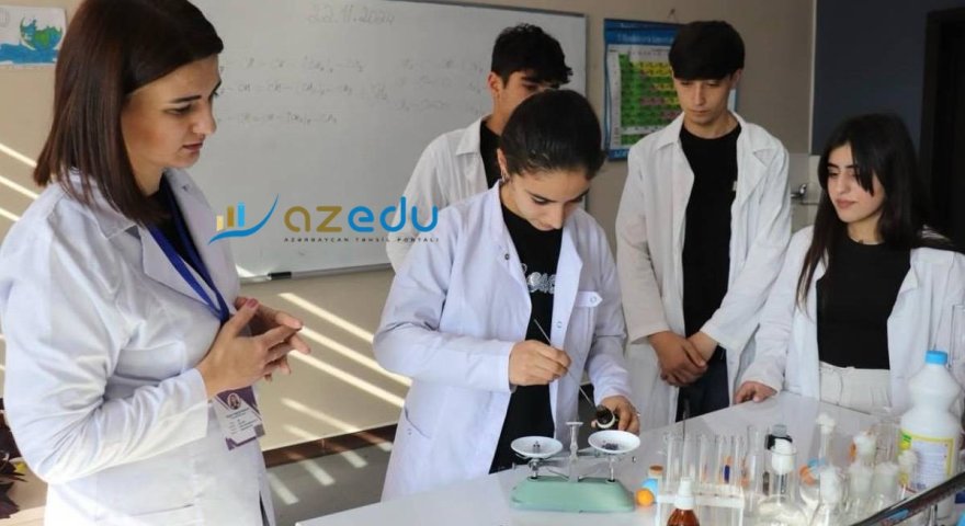 Laborant-mikrobioloq peşəsi üzrə müəllim: "Kimyəvi prosesləri xüsusi metodlarla sevdiririk"
