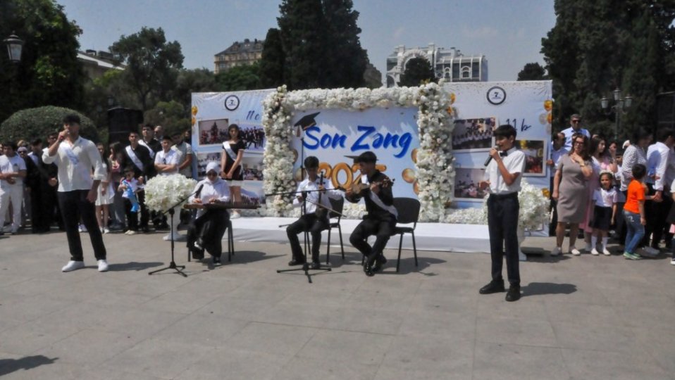 Səbaildə “Son Zəng” təntənəli şəkildə qeyd olunub -FOTOLAR