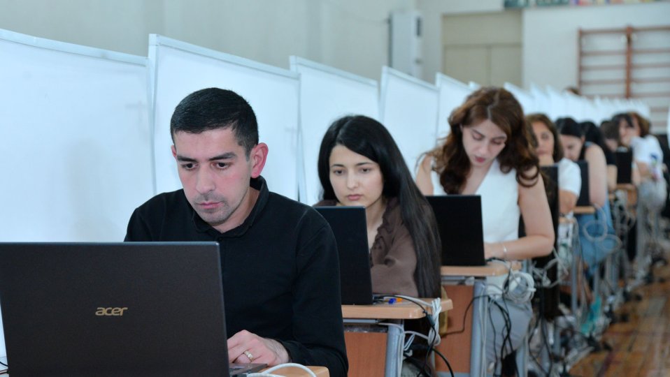 Paytaxtda 528 təhsilverən sertifikatlaşdırmadan keçib