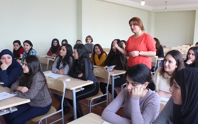 Oğlanların həsəd apardığı yer - Yalnız qızların oxuduğu universitetdən REPORTAJ