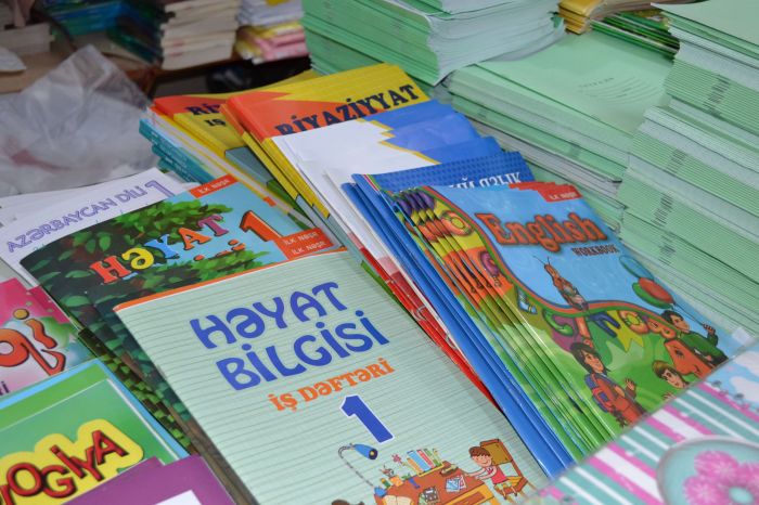 Ehtiyat və ya alternativ dərsliklərə ehtiyac var?