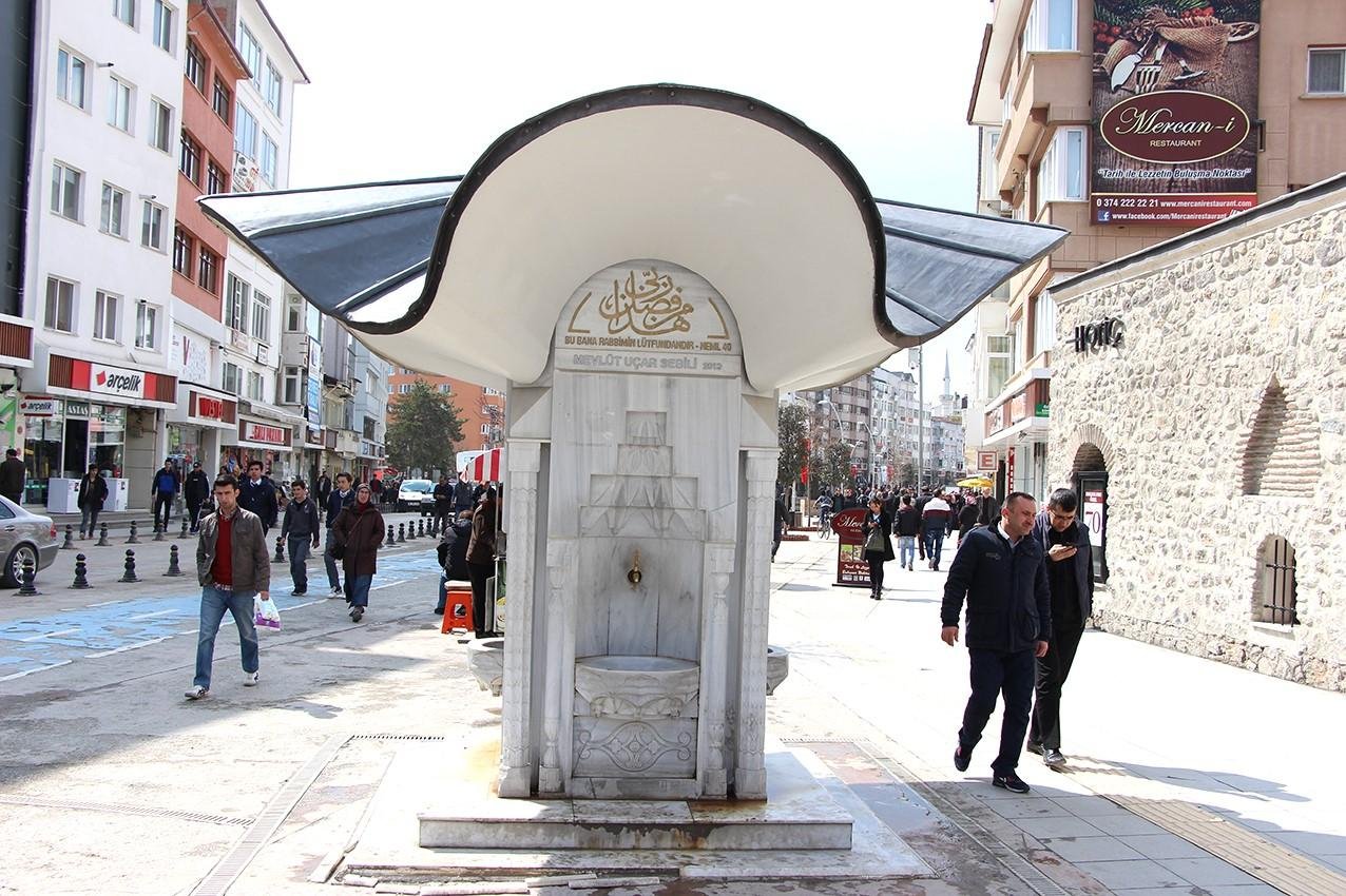 Türkiyə universitetlərində qəribə inanclar: Pilləkəni çıxmayan tələbə bədbəxt olur...
