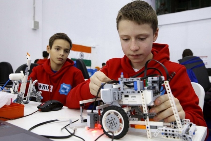 Məktəblərarası robotexnika olimpiadasının finalı keçirilib