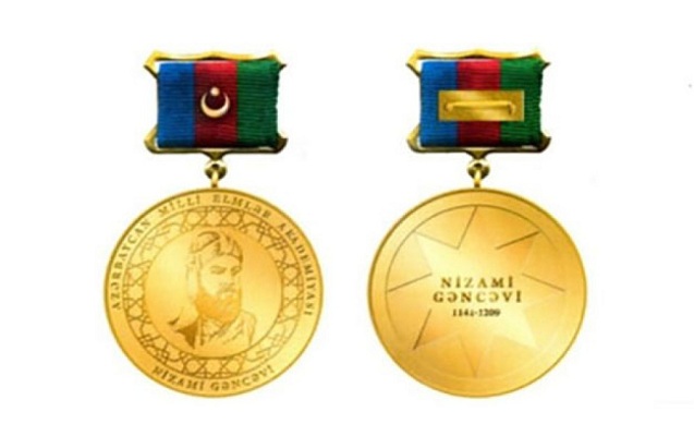 Rusiyalı alimə Azərbaycanda qızıl medal verildi