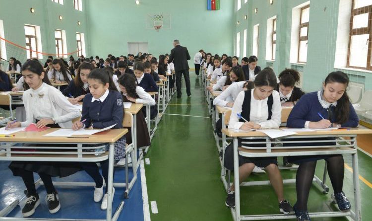 “Suallar qəliz deyildi, amma yenə də çətinlik çəkdik” – Abituriyentlərin sınaq həyəcanı