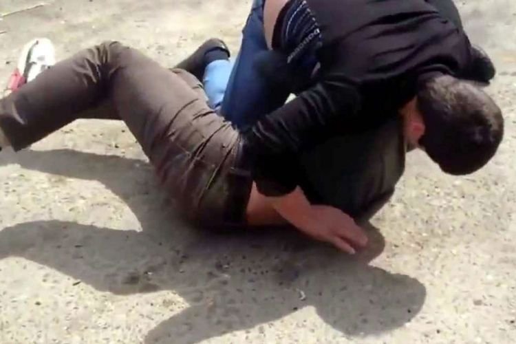 Ağsuda müəllim məktəb direktorunu döyüb?