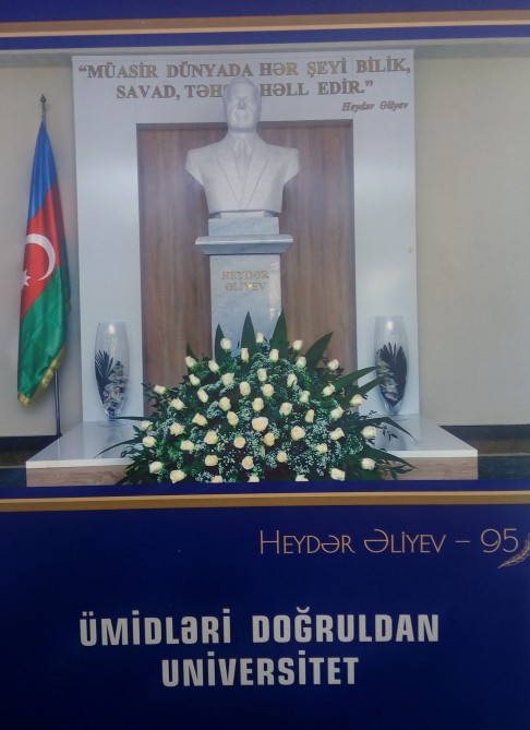  “Ümidləri doğruldan universitet” kitabının təqdimatı keçirilib