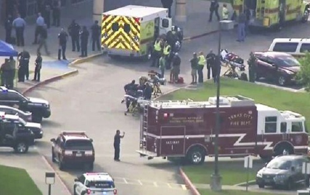 ABŞ-da məktəbə silahlı hücum  - 10 ölü var