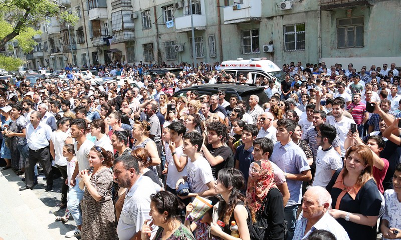 “Ehtiyat edirəm ki, şagirdlərim  bəzi mövzularda çətinlik çəkəcəklər” –Müəllimlərin imtahan həyəcanı