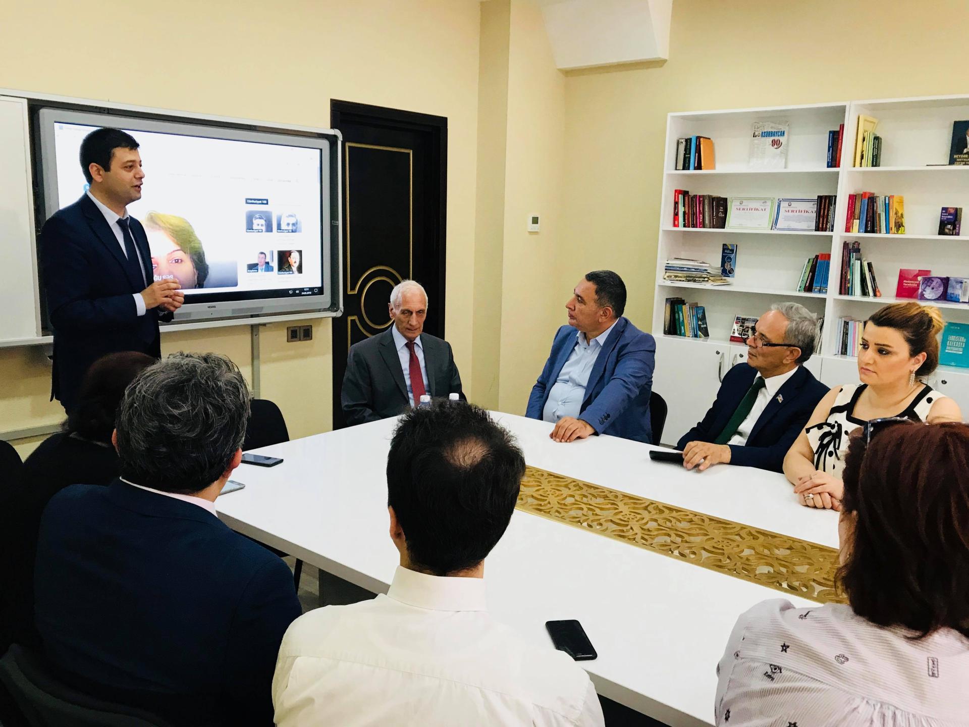 BDU-nun jurnalistika fakültəsində yeni saytın təqdimatı keçirilib (FOTO)