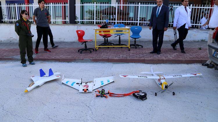 Məktəblilər pilotsuz uçuş aparatı hazırladılar