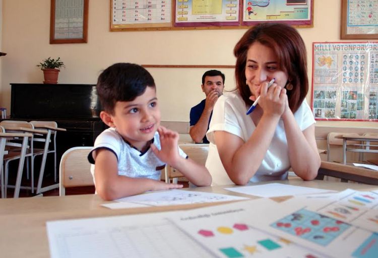 “Uşaqların 6, ya, daha az yaşda məktəbə getmələri  yolverilməz və təhlükəlidir”- Psixoloqdan irad  