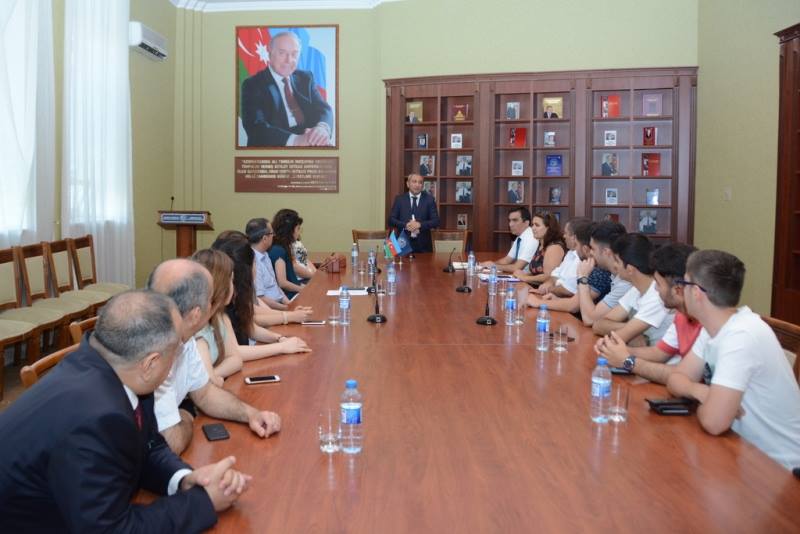 UNEC-də ikili diplomla bağlı görüş keçirildi     