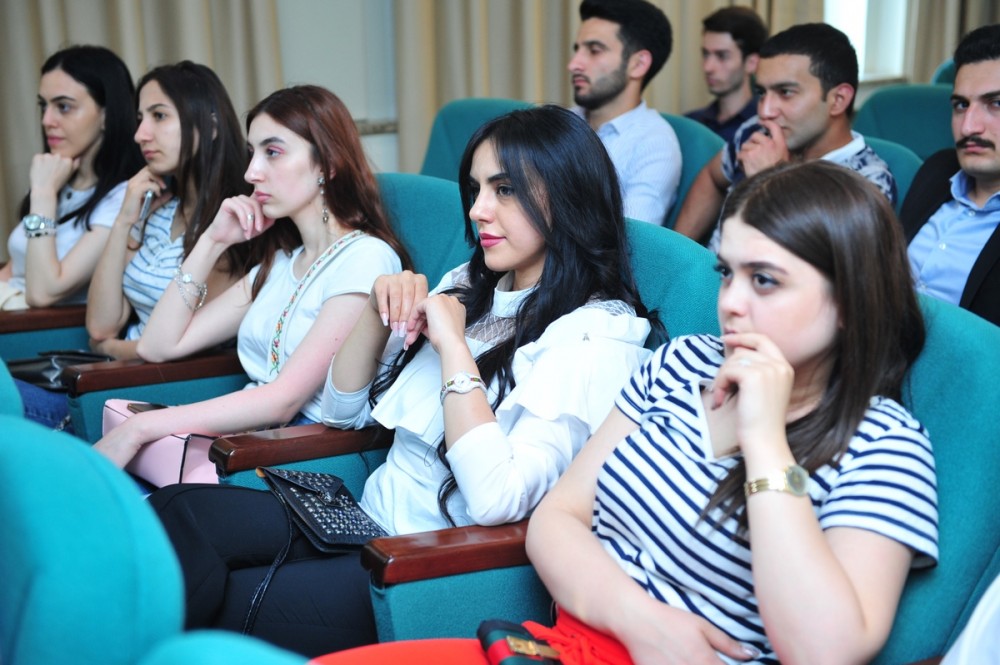 Tələbə və magistrlara könüllülük proqramı barədə məlumat verilib  