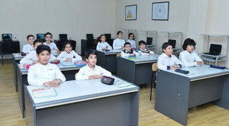Təhsil Nazirliyi beşinciləri mükafatlandırdı