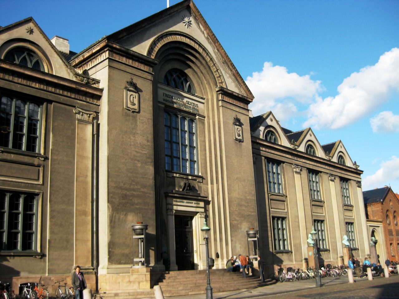 Hər kəsin xəyalı olan məşhur ali təhsil ocağı - Kopenhagen Universiteti haqqında bilmədiklərimiz
