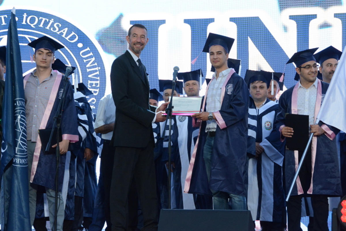 UNEC-də “Məzun Günü” - Monpelye Universitetinin diplomları Azərbaycanda təqdim edildi 