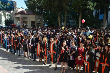 Daha 1000 tələbə məzun oldu