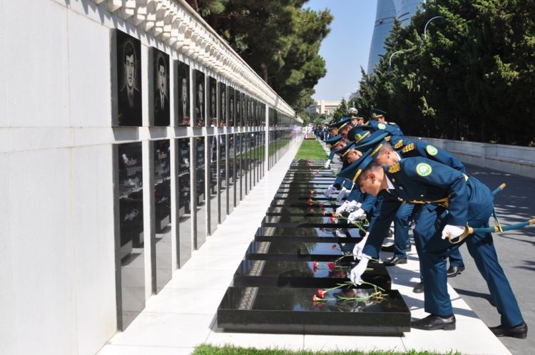 Akademiyada məzun günü keçirilib - FOTO