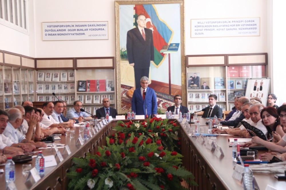 Bu universitet yaşlı müəllimlərin yerinə işçi AXTARIR