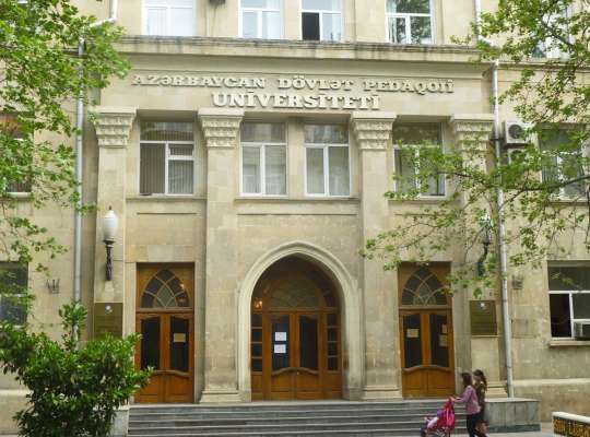 Rektor bu saytı məhkəmədə uddu və təkzib verməyə məcbur etdi