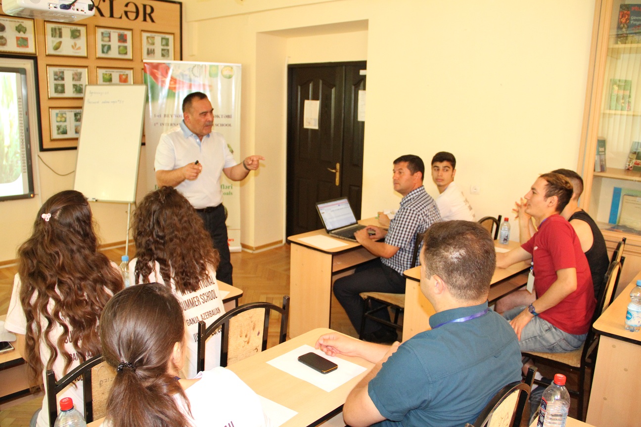 Rektor yay məktəbində mühazirə oxudu - FOTO