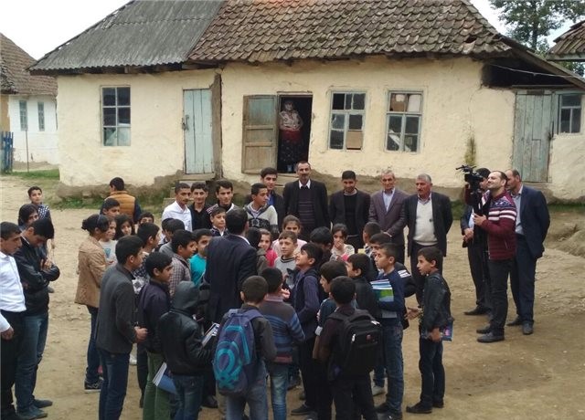 AzEdu.az-ın ucqar kənd şagirdlərinə paylayacağı kitabların qəbulu davam edir - Son bir neçə gün