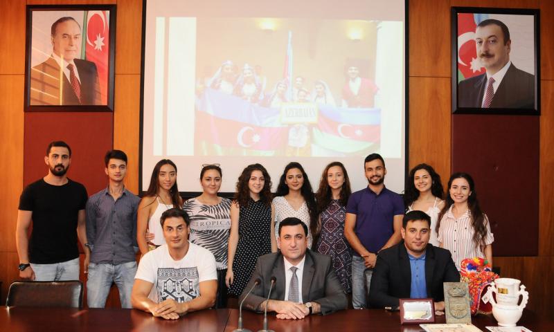 Rektor İspaniyadan qayıdan “Gənclik” ansamblının nümayəndələri ilə görüşüb  