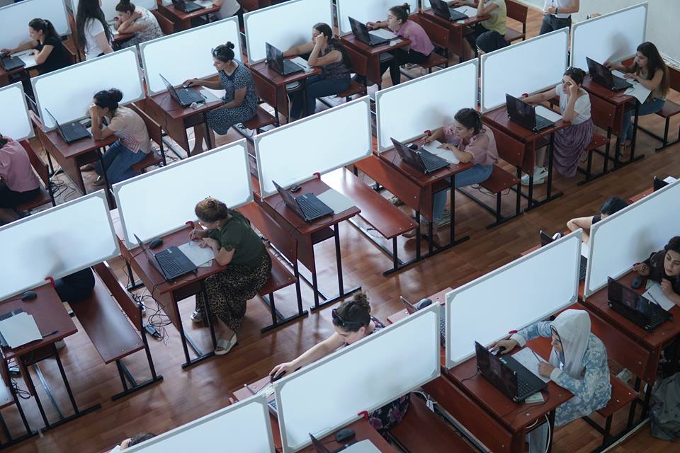 MİQ imtahanında daha bir müəllim yüksək bal topladı