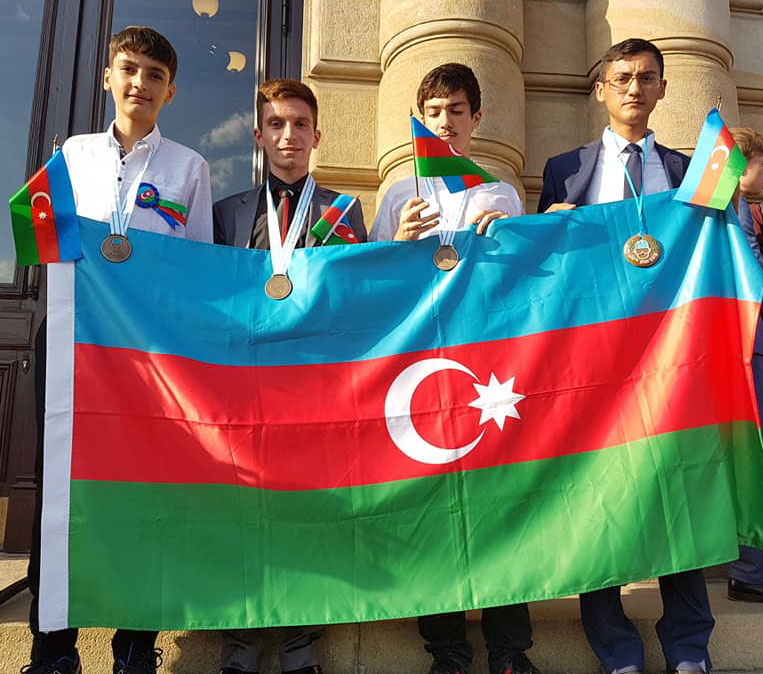 Şagirdlərimiz beynəlxalq olimpiadadan 3 medal qazanıblar  