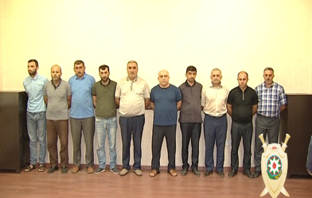 Bakıda pirat dərslik və test topluları hazırlayan dəstə tutuldu - FOTO