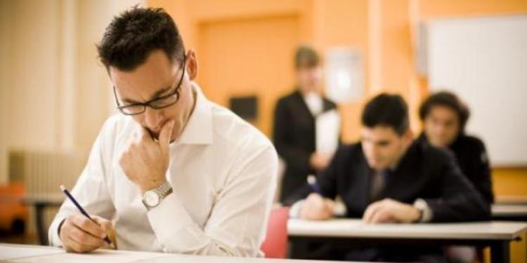 Bu gün dövlət qulluğuna qəbul üçün test imtahanıdır