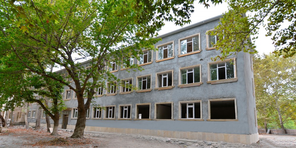 Ölkəmizin müxtəlif bölgələrində 34 yeni məktəb binası tikilir