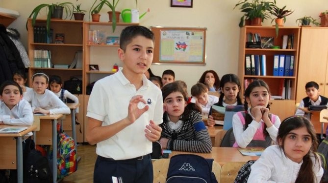 Azərbaycanda məktəblilərin ümumi sayı AÇIQLANDI      