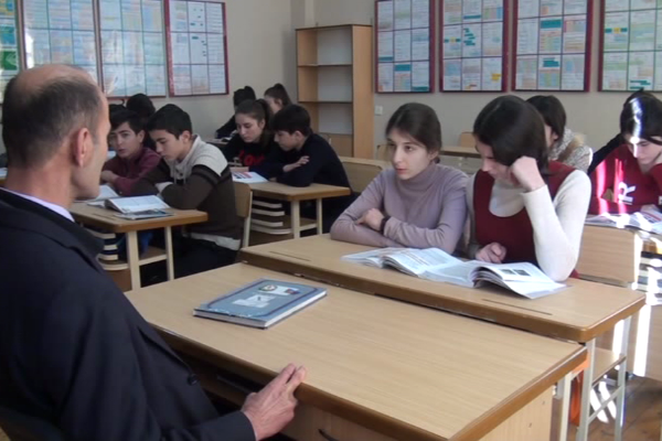 “Müəllimin şagirdə çox şey öyrətməsi böyük problemdir” – Pedaqoqdan gözlənilməz  açıqlama  