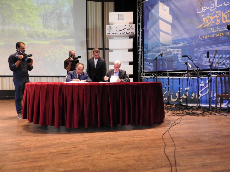 Azərbaycan və İranın universitetləri arasında memorandum imzalandı
