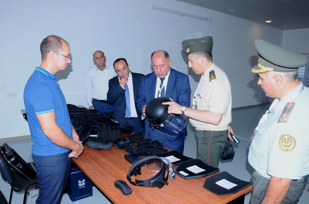 AMEA “YT Park”da da zirehli jiletlərin və aksesuarların təqdimatı keçirilib