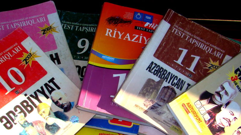 Məktəblərdə dərsliklərin paylanılmasına başlanılıb  