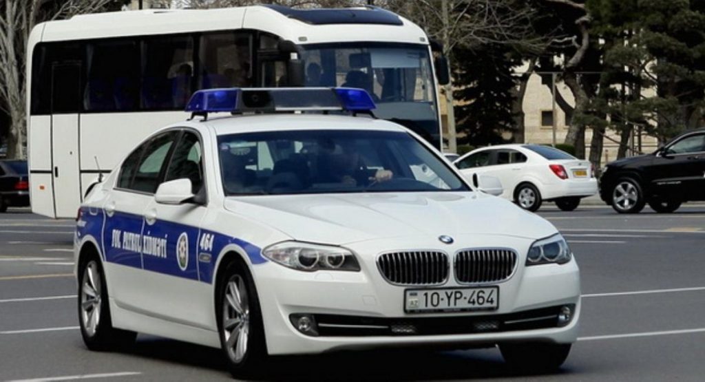 Yol polisindən valideynlərə XƏBƏRDARLIQ: “Məktəblərin ətrafında tıxac yaradanlar cərimələnəcək!”