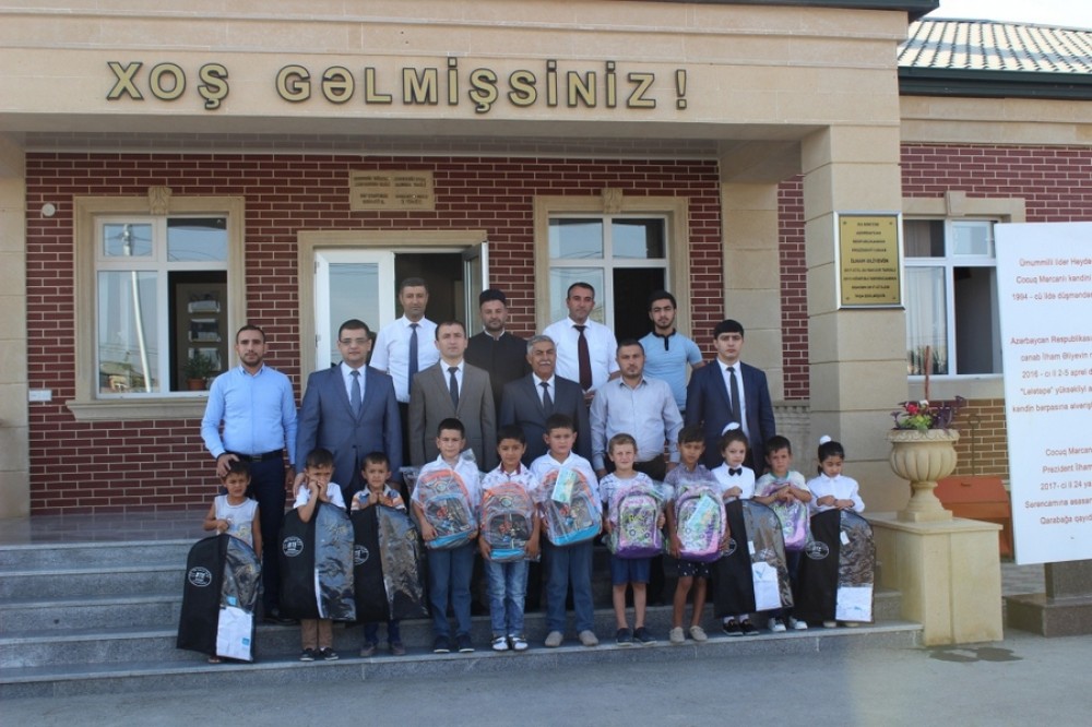 Cəbhəyanı bölgədəki uşaqlara  məktəb ləvazimatları hədiyyə edildi