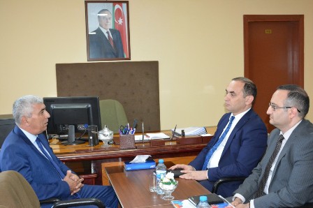 Rektor Xristian dini icmasının sədri ilə müzakirələr apardı