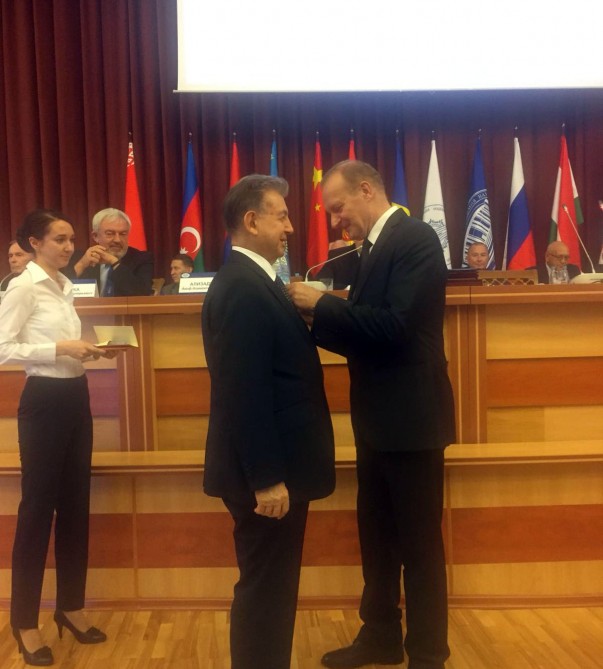 AMEA-nın prezidenti Akif Əlizadə Belarusda medalla təltif edildi  